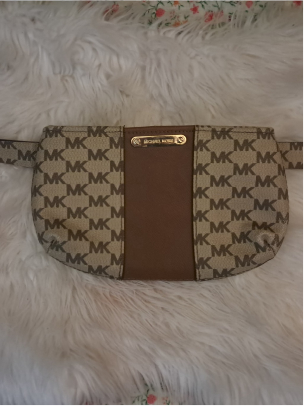 👑✨ HANDS FREE LUXURY COMBO — PRISTINE MICHAEL KORS SIGNATURE MONOGRAM BELT BAG